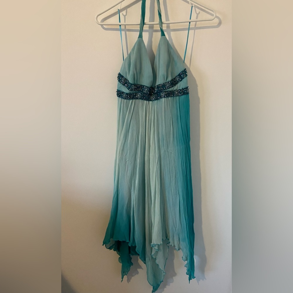 Halter dress 100% silk (lining: polyester) Size 0 Aqua tones (Express)